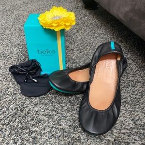 Black Tieks Sz. 8 w/Carry Bag & Decorative Box